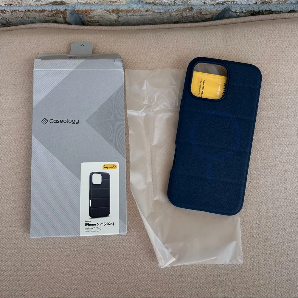 Caseology Athlex Mag Case for iPhone‎ 16 Pro Max (2024) in Navy Blue MagSafe